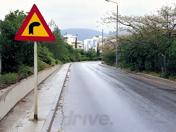 Εικόνα που συνοδεύει την ερώτηση: Γιατί εδώ πρέπει να οδηγείτε με ιδιαίτερη προσοχή: