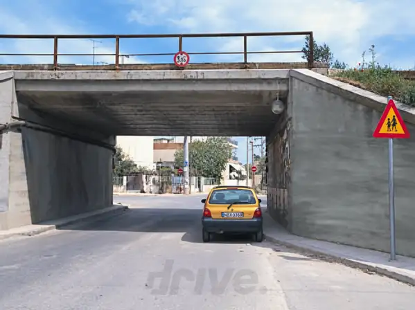 Εικόνα που συνοδεύει την ερώτηση: Εάν προτίθεσθε να σταματήσετε εδώ για λίγα λεπτά, έχετε δικαίωμα να το πράξετε: